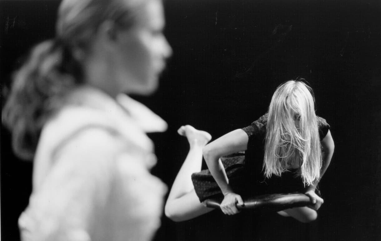 Quarto Escuro (2001) performance - 2