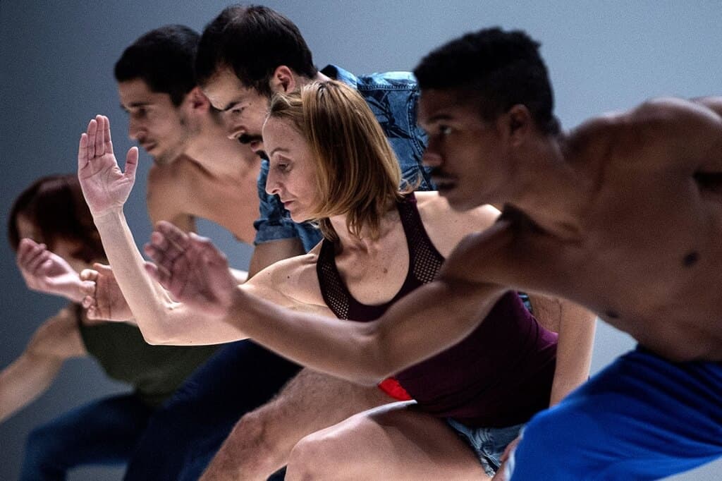 Uníssono - Composição para cinco bailarinos - Performance